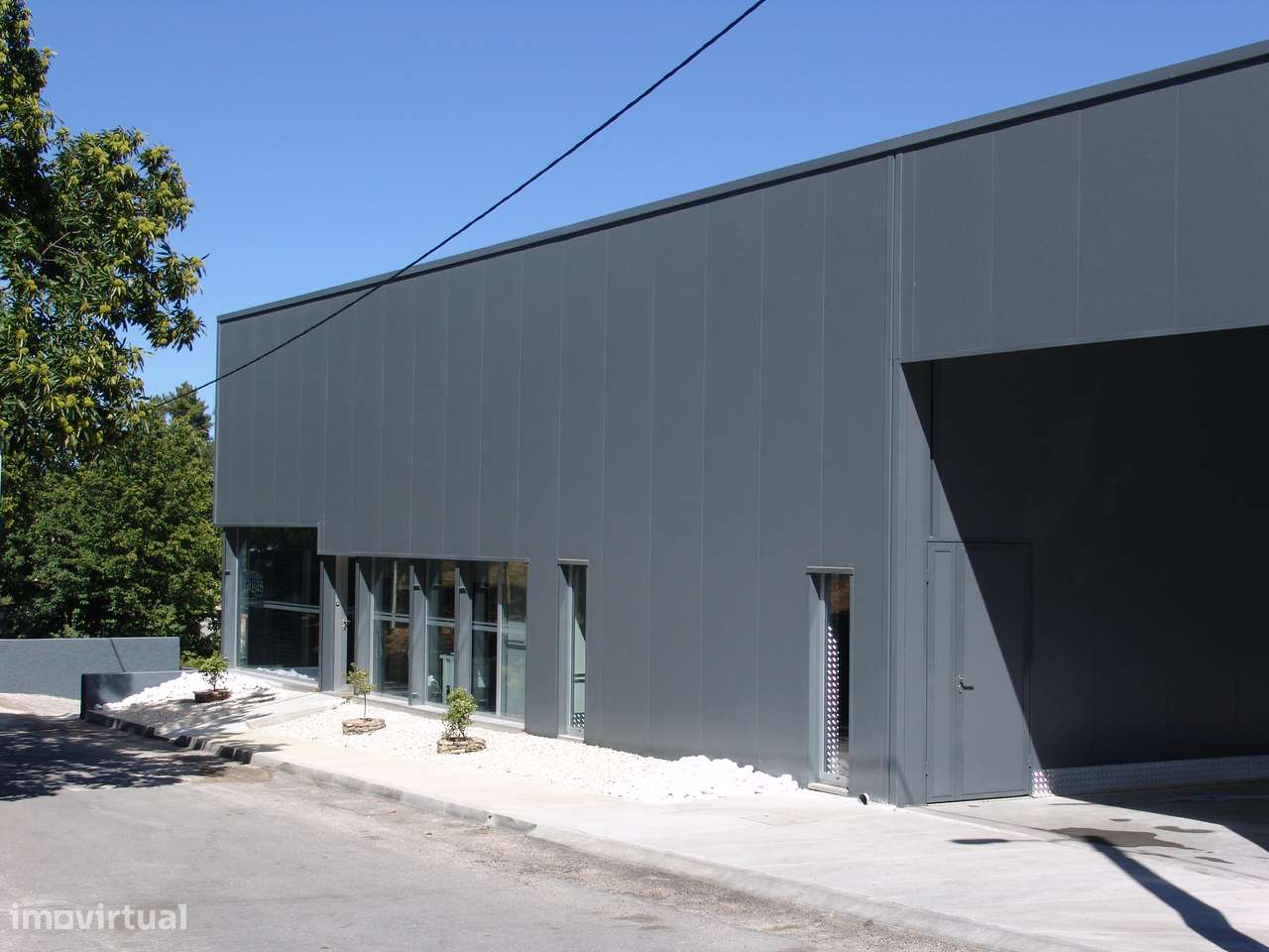 Armazém/fábrica em lugar de Vila Nova - Armamar - Viseu - Grande imagem: 3/13