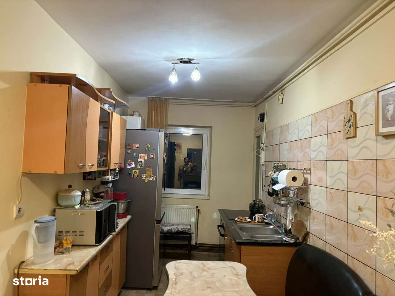 Apartament de 3 camere zona TRACTORUL-2