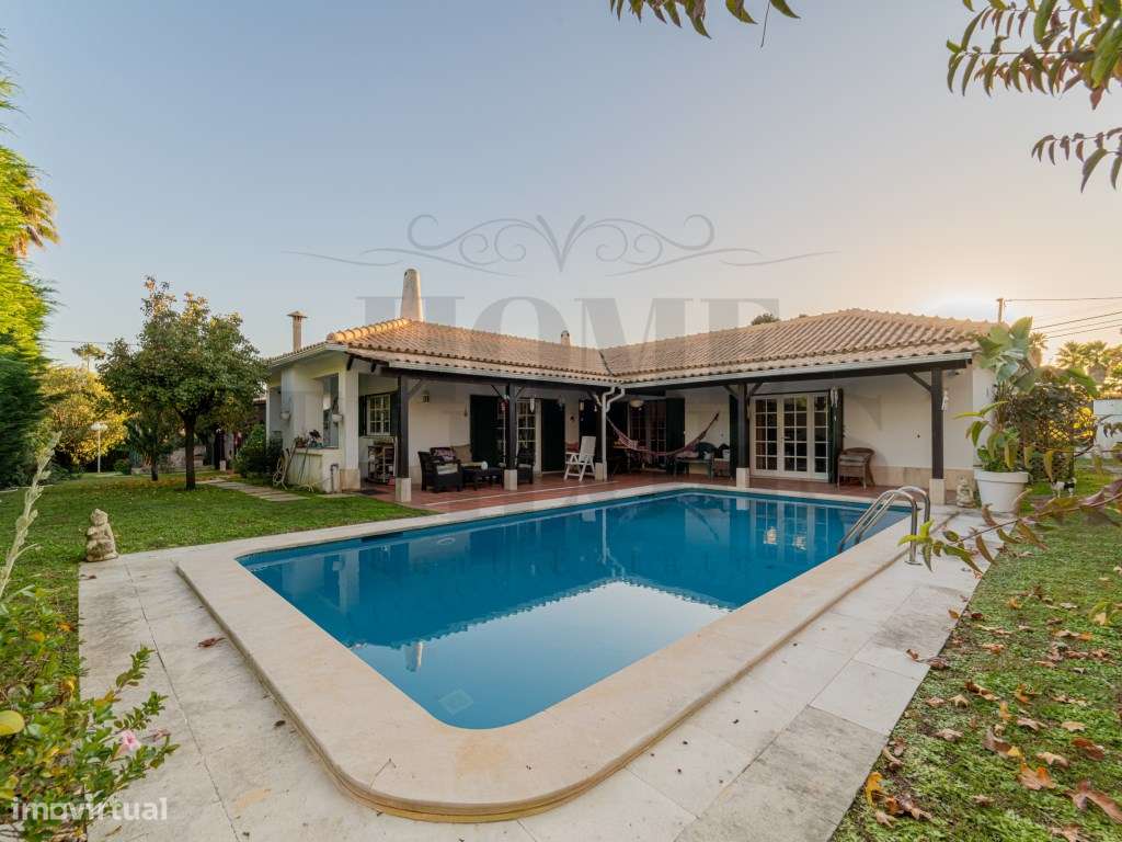 Refúgio de Elegância na Margem Sul: Moradia Única na Verdizela-9