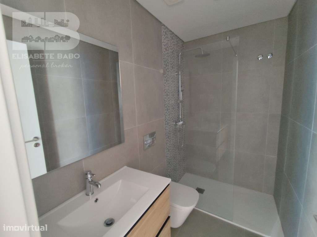 Fantástico apartamento T2+1 no Centro do Montijo-16