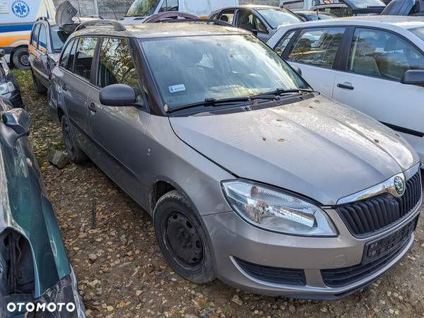 Skoda Fabia 1.2 TSI 2011 LF8H na części - 5