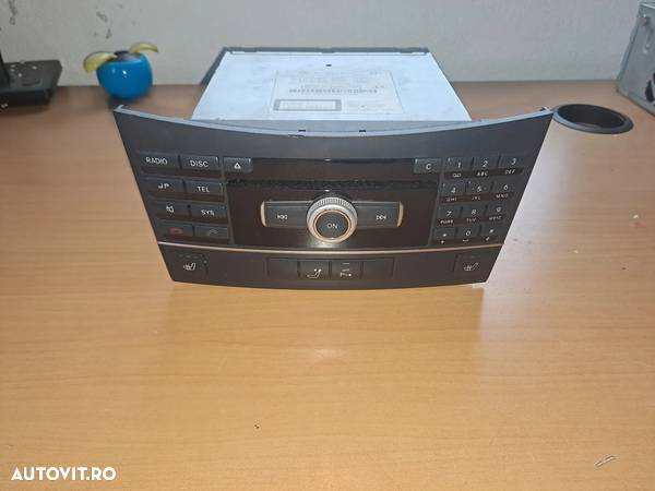 Radio CD-Player (incalzire scaune) Mercedes-Benz E-Class Sedan (W212) cod piesa : A2129003908 - 1