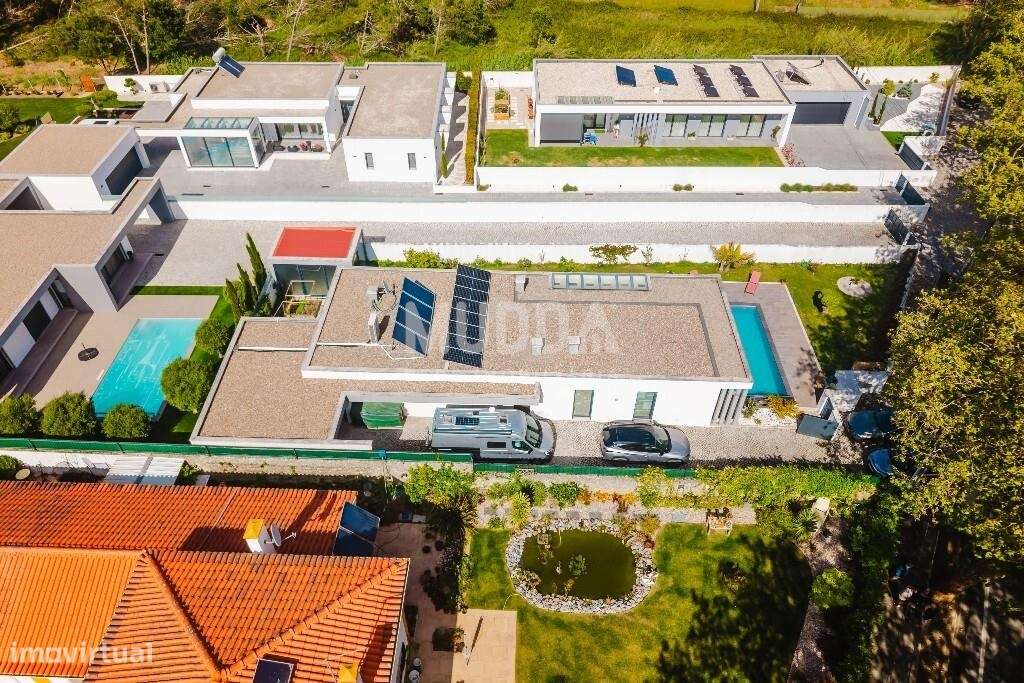 Moradia T3 Premium com Piscina, Jacuzzi e Design Contemporâneo na Foz-59