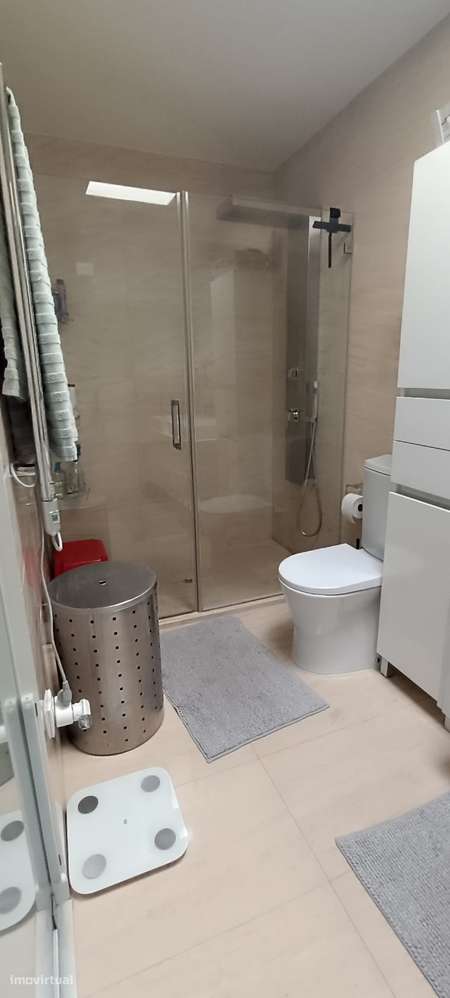Moradia T5 de Luxo com Piscina e Garagem-14