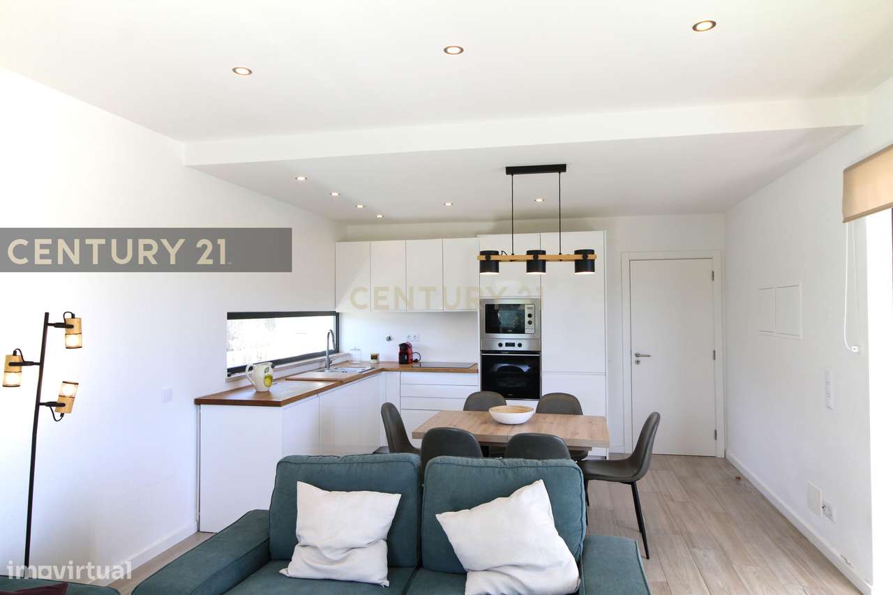 Luxo e Tranquilidade em Sagres: Uma Moradia Contemporânea à espera de-22