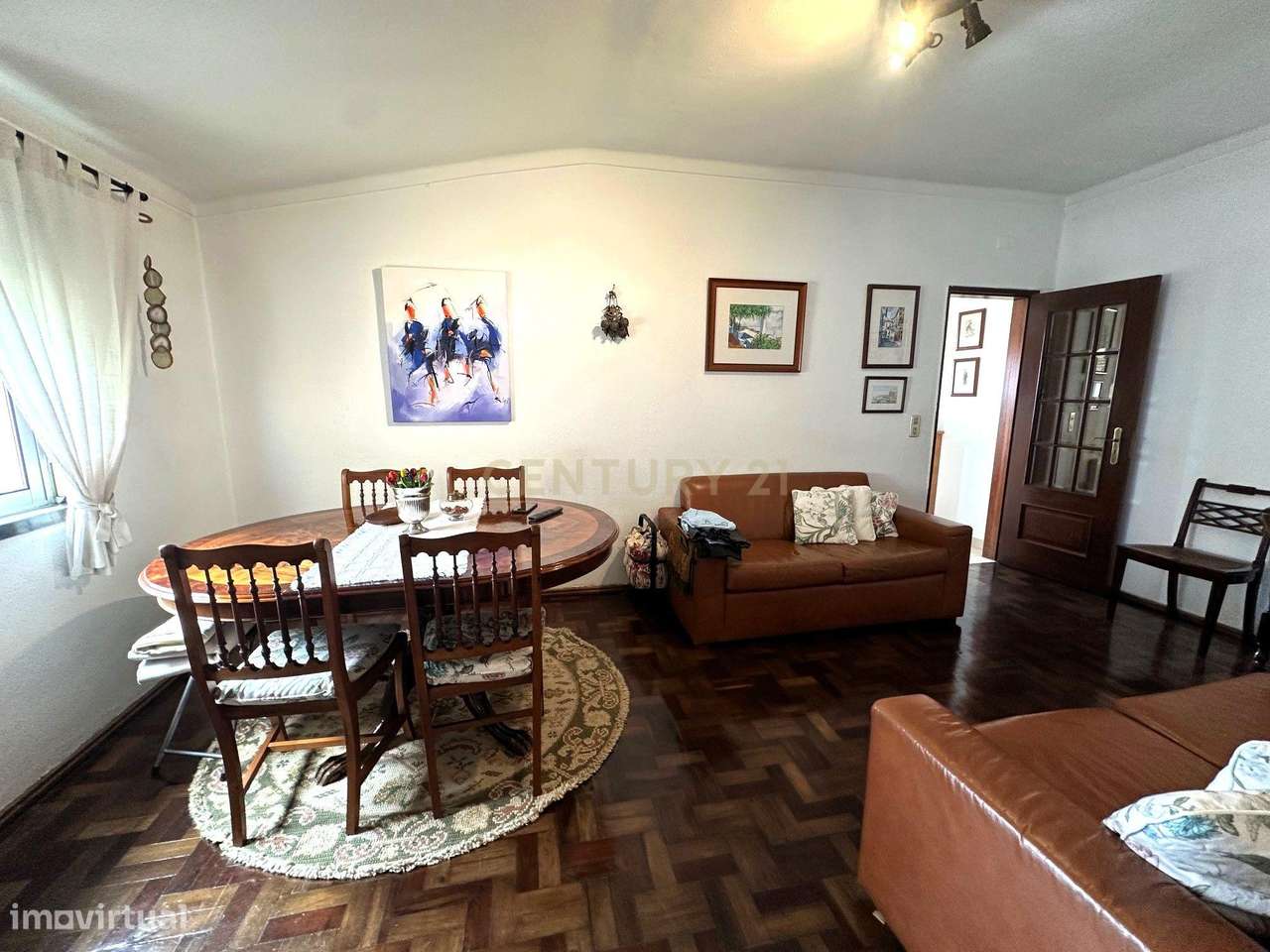 CAPARIDE-Moradia com 3 apartamentos independentes-23