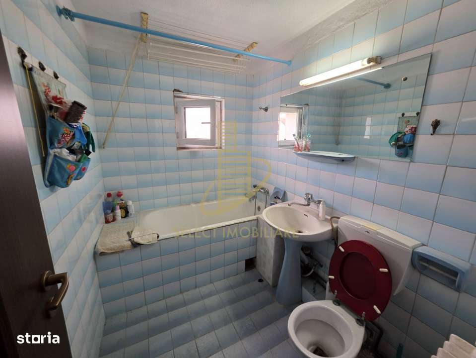 Apartament de 3 camere, decomandat, 66 mp., zona Sens-8