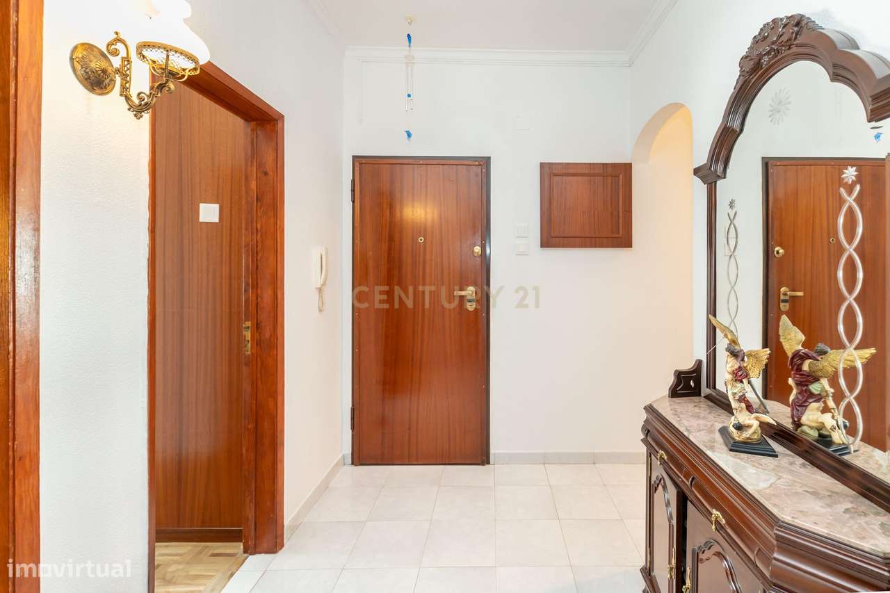 Apartamento T3 em Setúbal com Varanda e Boa Exposição Solar - Grande imagem: 4/33