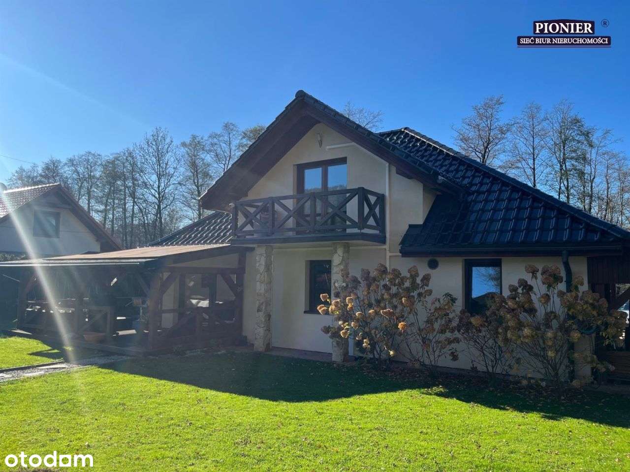 Komfortowy Dom Parterowy Z Poddaszem Użytkowym-8