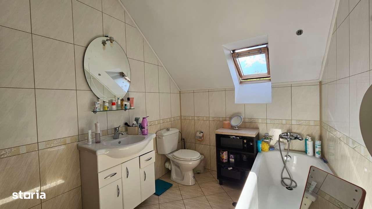 Casa de vis ,ideala familie,singur in curte,250000 Euro.Comision 0%-12