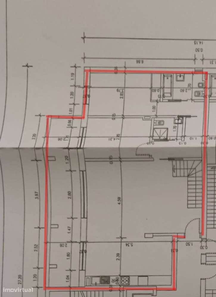 Apartamento T4 com varanda e garagem. Junto à cidade-14