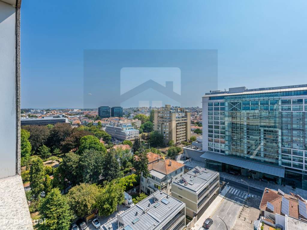 APARTAMENTO T3 JUNTO À AVENIDA DA BOAVISTA-23