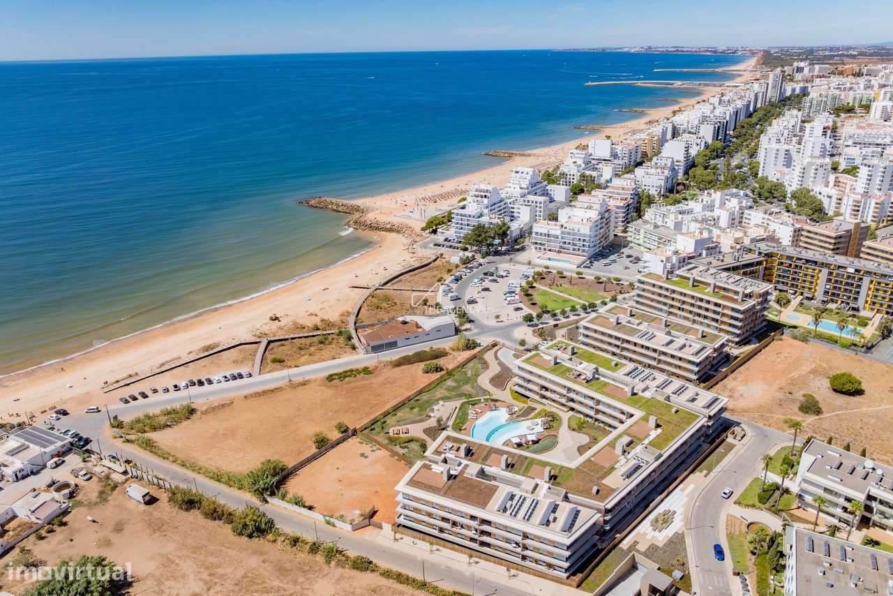 Apartamento de Luxo T2 Frente-Mar no Forte Novo, Quarteira - Grande imagem: 2/34