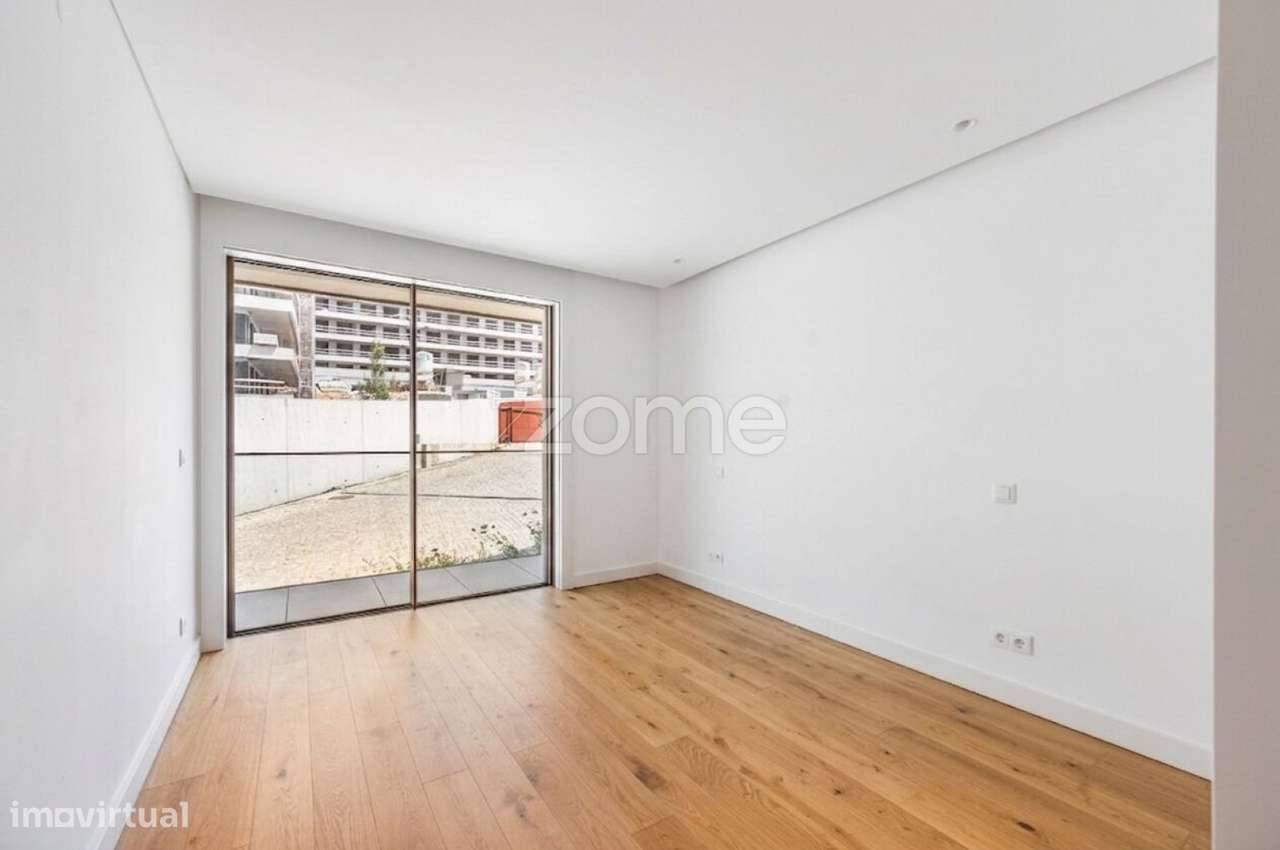 T3 com Terraço e 3 Lugares de Garagem | Quinta Marques Gomes-19