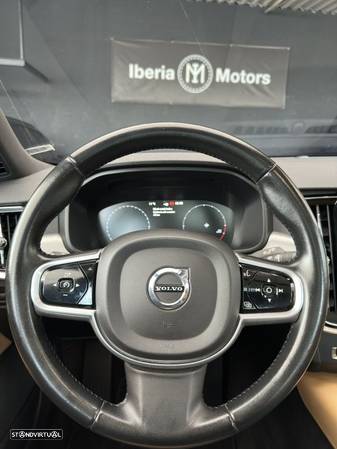 Volvo V90 D4 Momentum Pro - 23