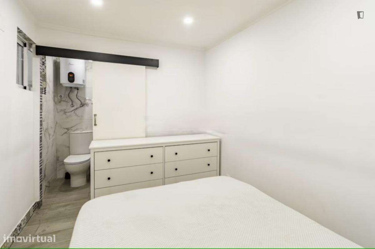 Apartamento com 1 quartos - localizado em Santa Marinha Porto - Grande imagem: 4/8