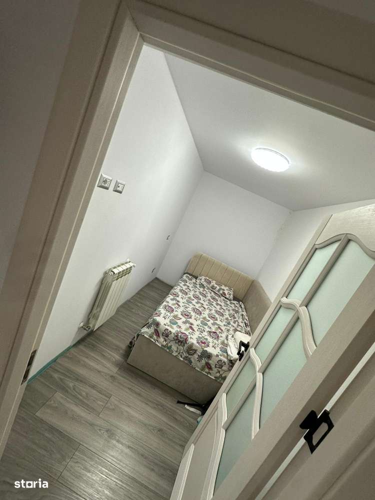 Vand apartament cu 3 camere decomadat ultracentral - Imagine principală: 3/13