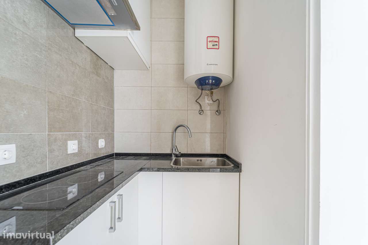 Apartamento T1 com Vista Mar – Arcadas do Estoril, Av. Aida-9