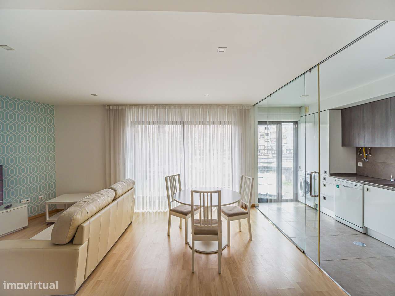 Apartamento T0 Mobilado, Glória e Vera Cruz - Grande imagem: 1/30