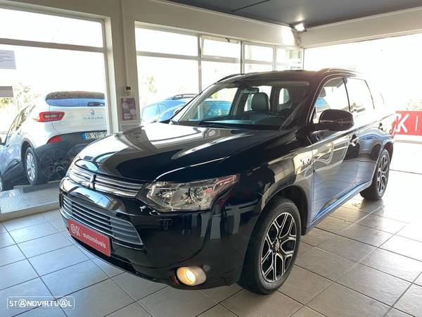 Mitsubishi Outlander 2.0 MIVEC Instyle Navi+ - 37