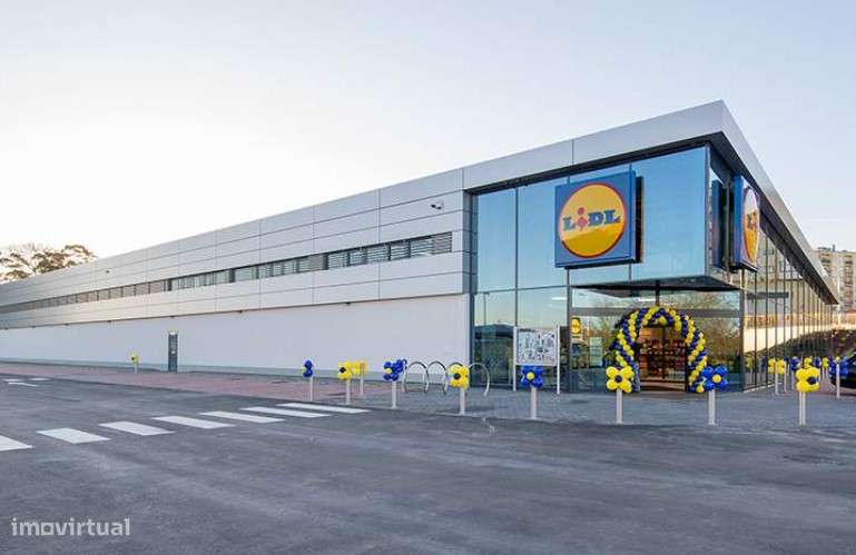 Apartamento T0 com garagem e elevador em Paranhos-8