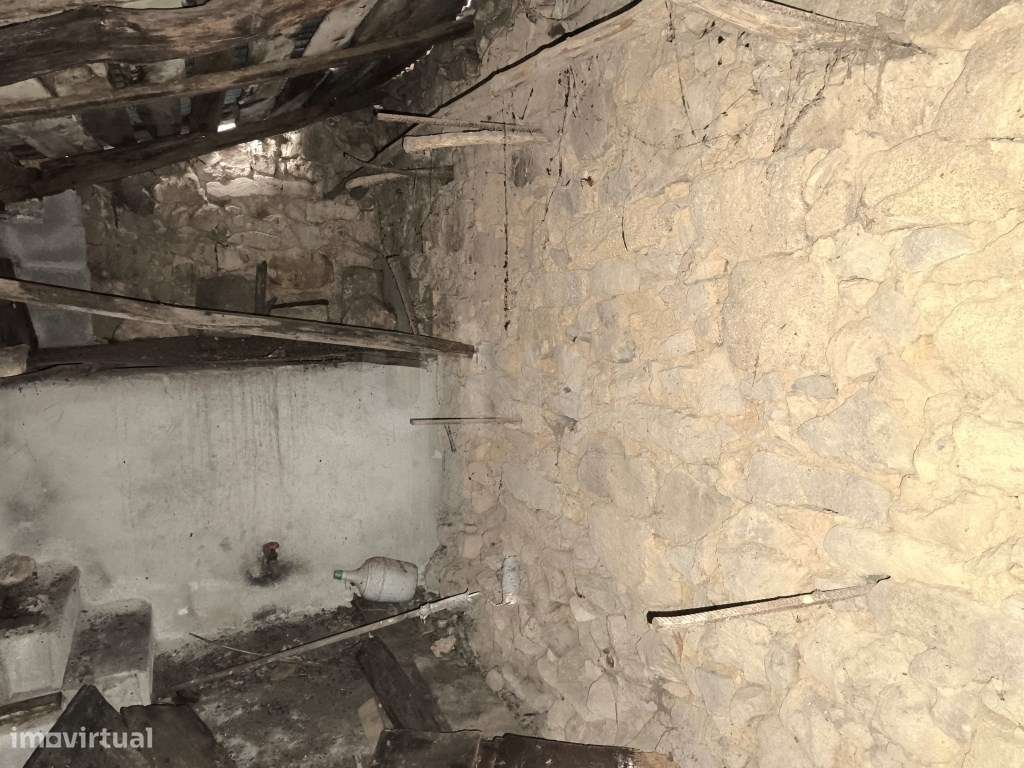 Moradia com vistas para a Serra da Estrela. Fantástica oportunidade!-20