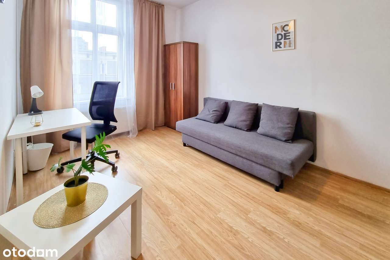 Mega standard, balkon ul. Góreckiego 13, blisko UŚ, UE