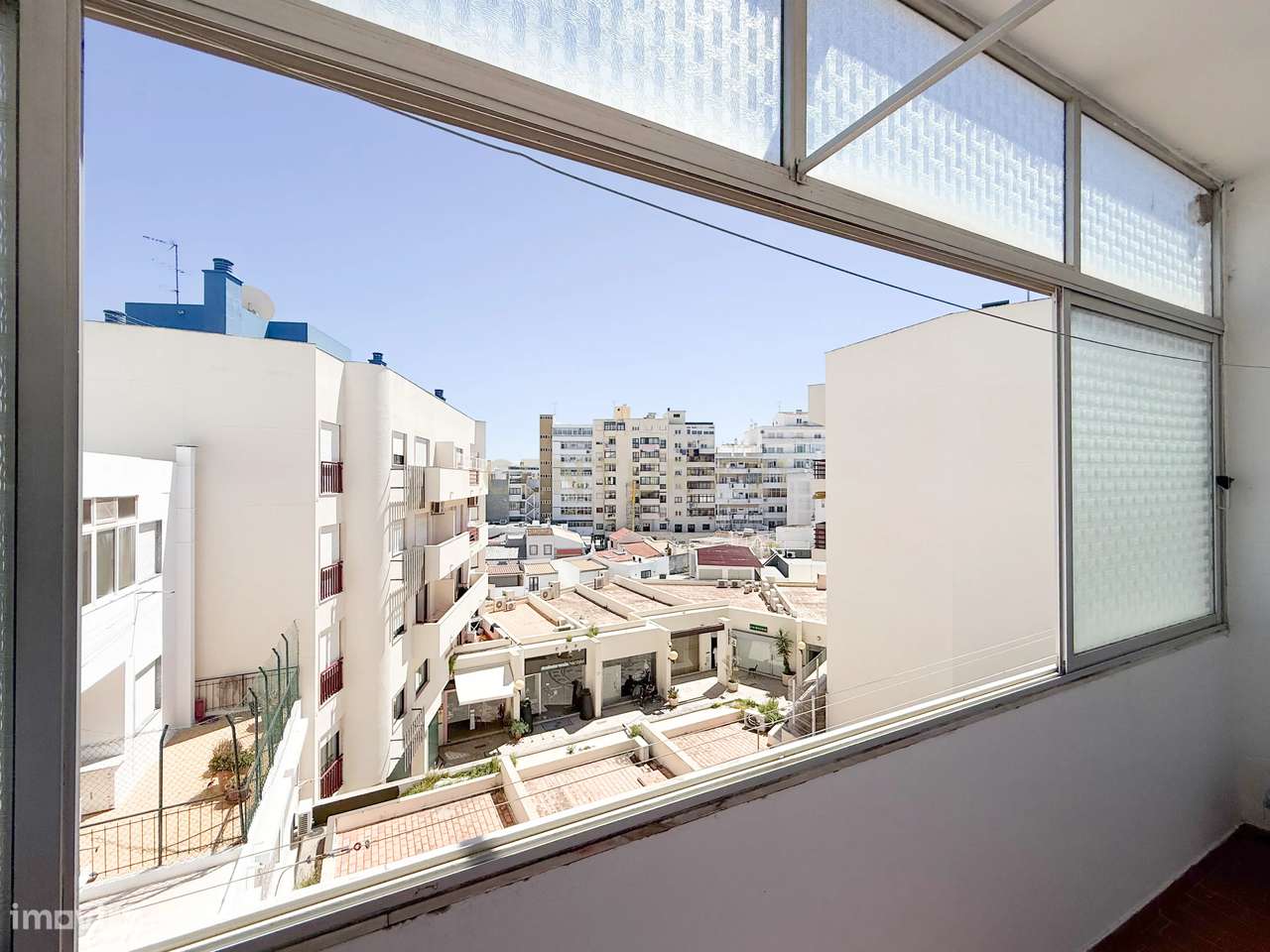 Apartamento T2 | Baixa | Varandas | Vista Desafogada | Faro-16