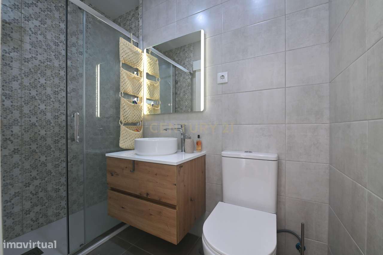 Apartamento Renovado T2 em Pinhal Novo-16