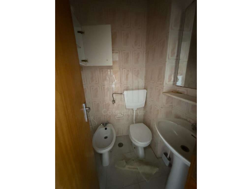 Apartamento T2 com Vista Mar no Centro de Sesimbra-7