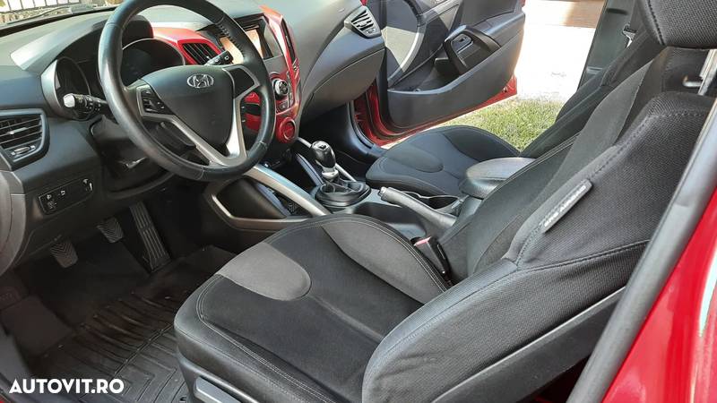 Hyundai Veloster 1.6 GDi DOHC - 11