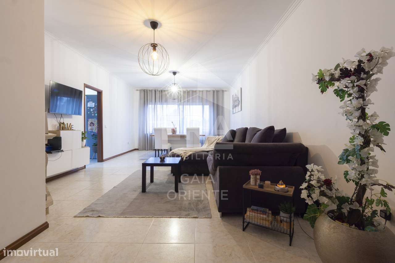 Apartamento T3 com Áreas Generosas em Serzedo-11