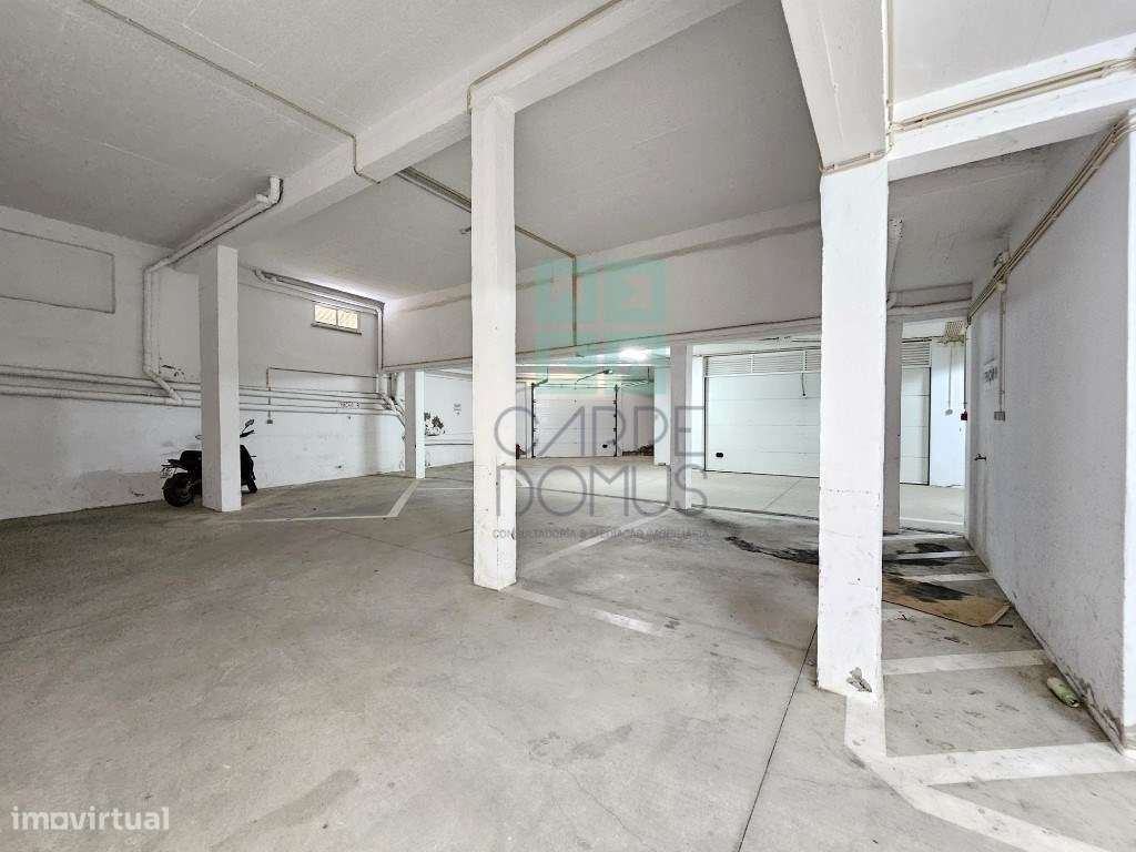 Apartamento T2 com 124,64m2, parqueamento para 2 viaturas, no centr...-31