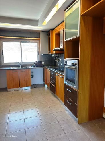 Apart amento T.4 - Eq., cond. c. piscina e p. infantil, Marinha Grand-4