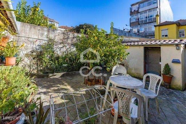 Moradia T6 na Praça Velásquez - Porto-14