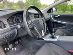 Volvo V60 D4 Kinetic - 33