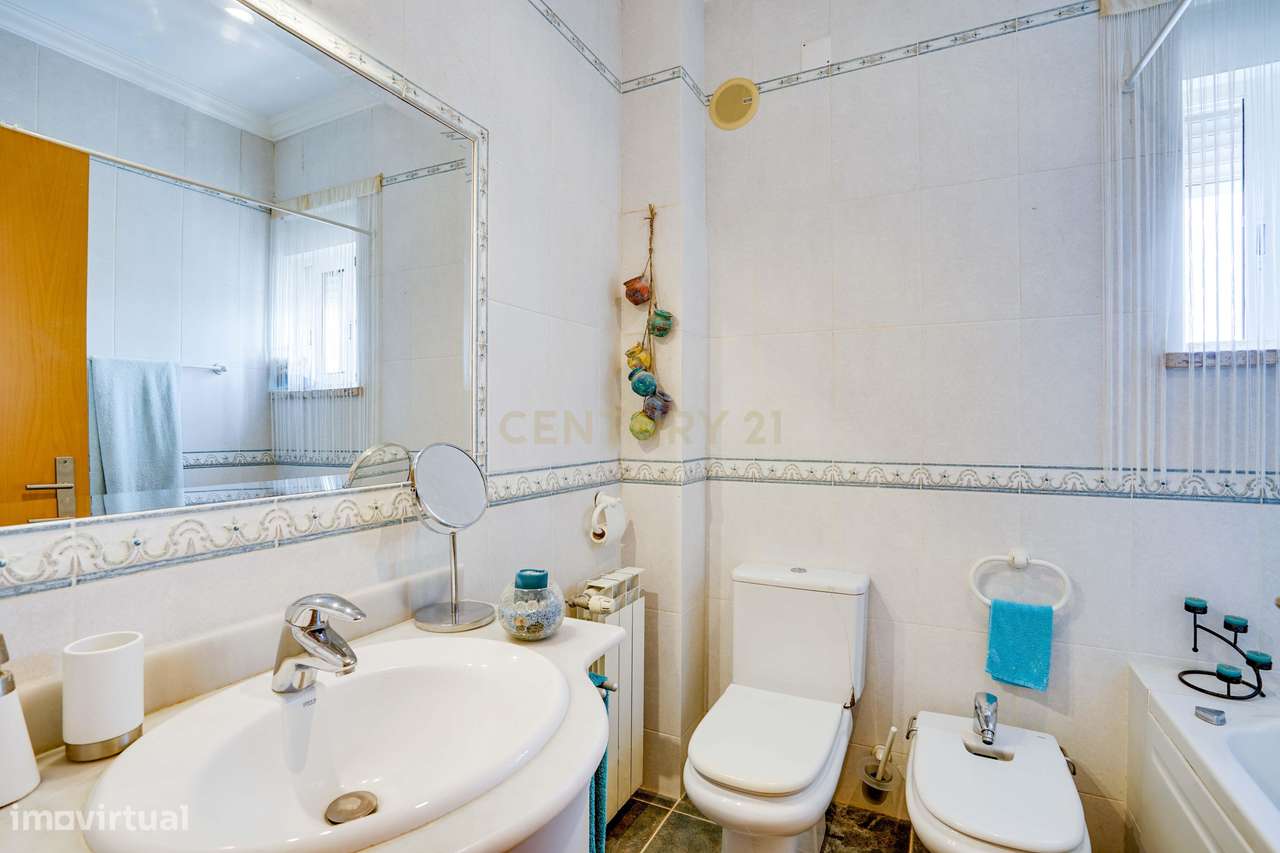 Apartamento T3 Excelentes áreas-16