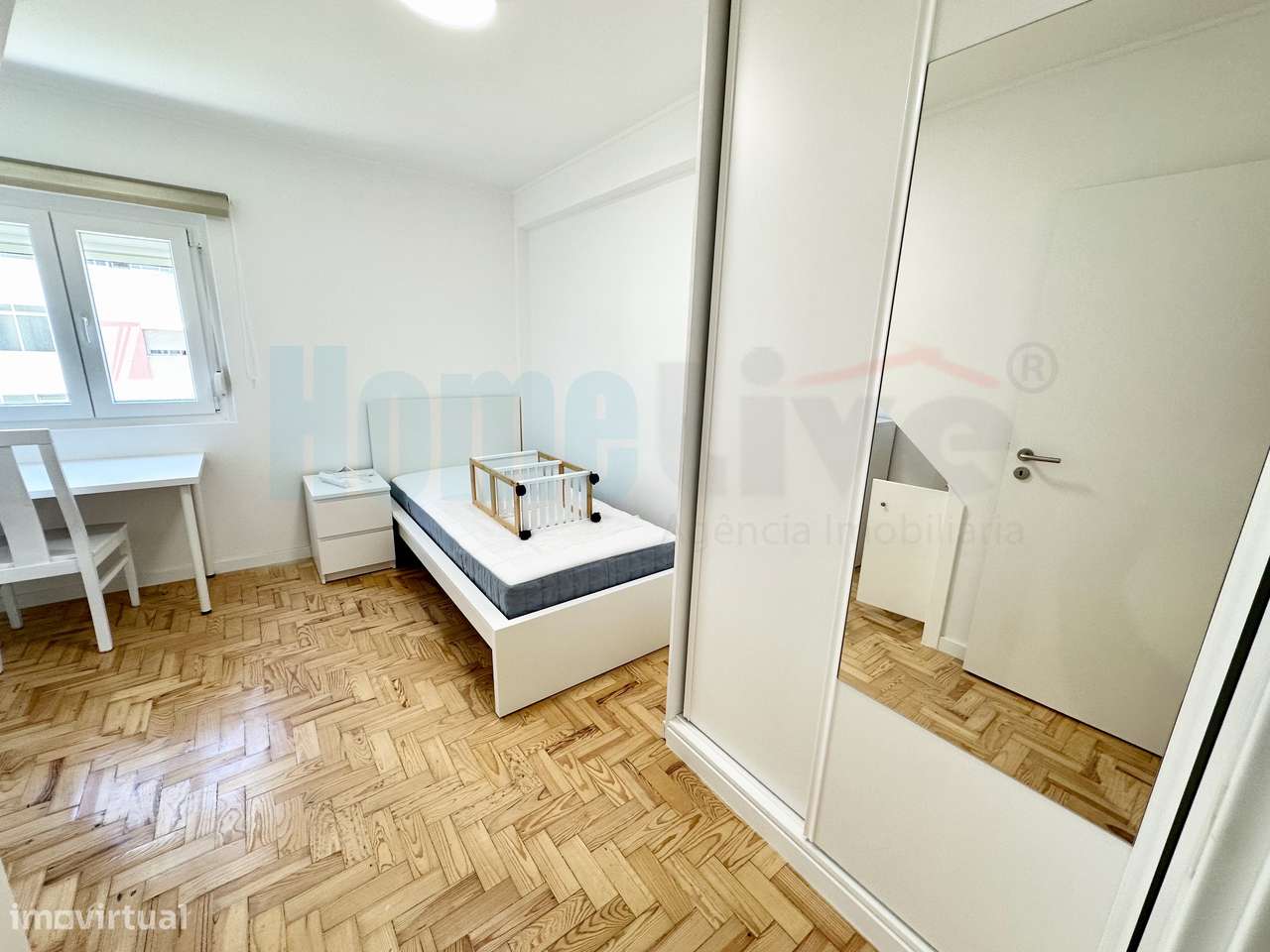 Apartamento T4 Remodelado e Mobilado Charquinho, Benfica-13