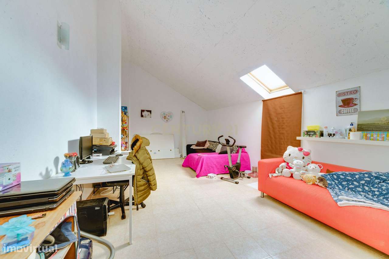 Espaçosa Moradia T3 em Quinta do Anjo, Palmela-21