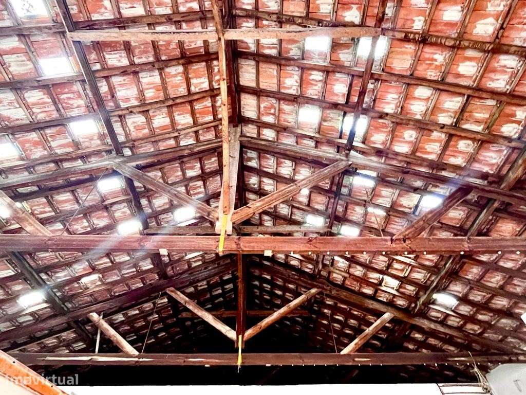 Armazém Único, Versátil e com Caracter no coração de Peniche - Grande imagem: 3/21