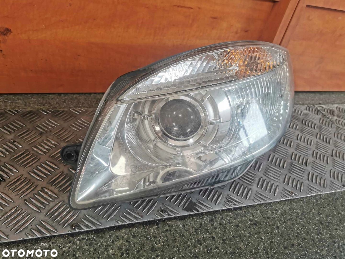 LAMPA LEWY PRZÓD SKODA FABIA II LIFT ROOMSTER 5J1 2010- - 3