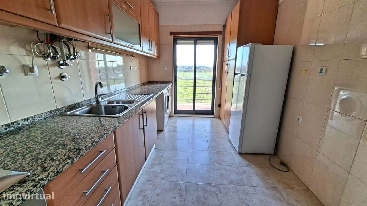 Apartamento T3 com 155m2, arrecadação e lugar  estacionamento Montijo.-12