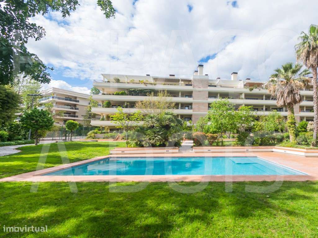 DESLUMBRANTE! Condomínio Privado com porteiro residente, vigilância...-7