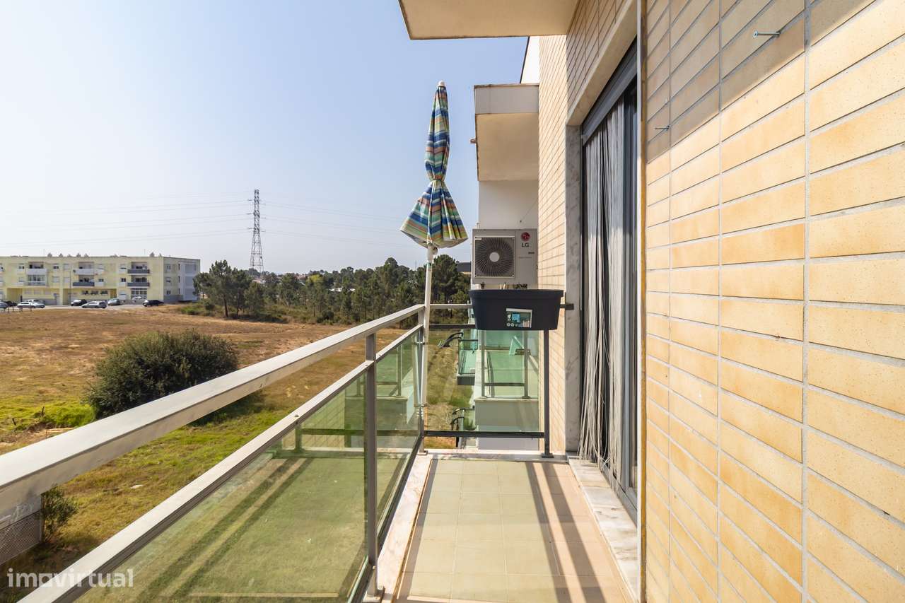 Moderno apartamento T3 com parqueamento e arrecadação-18