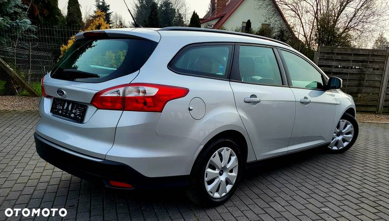 Ford Focus 1.0 EcoBoost Ambiente - 23