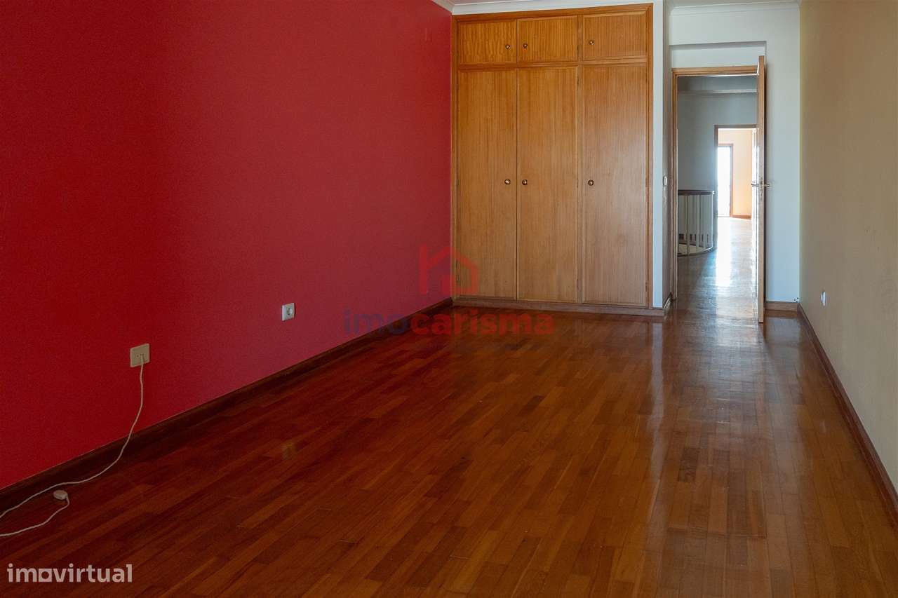 Apartamento T3+1 Duplex na 1.º Linha em Frente à Praia em Aver-o-Mar-19