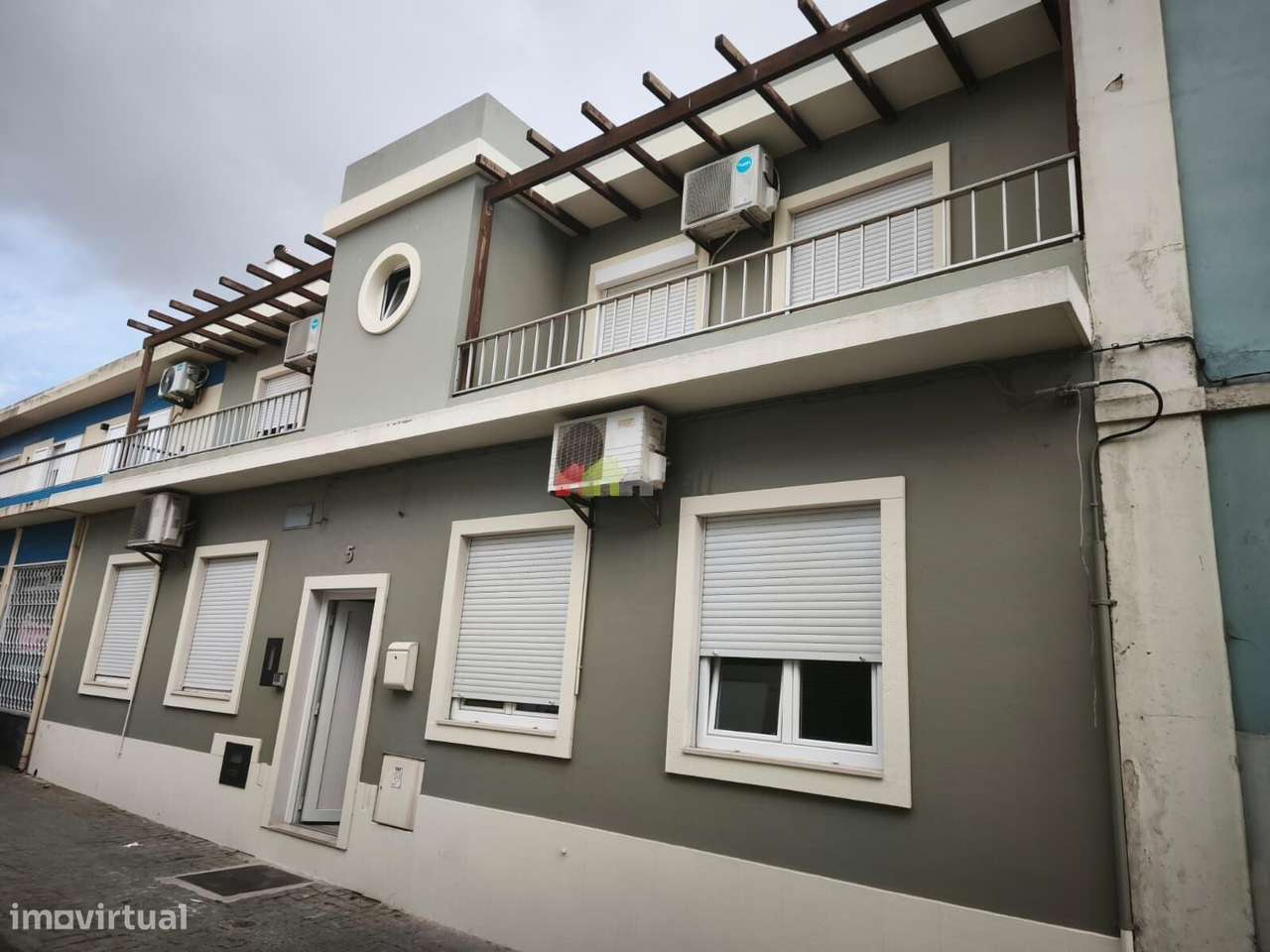 Moradia T4 com Piscina no Centro Alhos Vedros-41