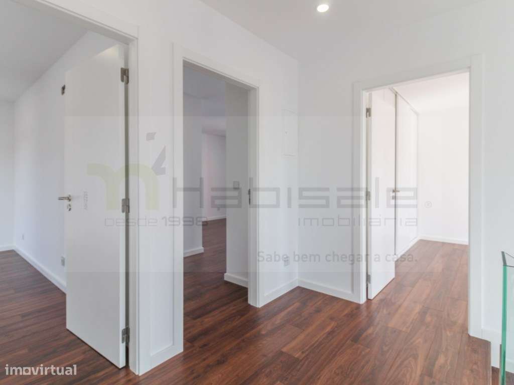 Moradia T3, situada em Areia Cascais, a curta distância da praia do...-26