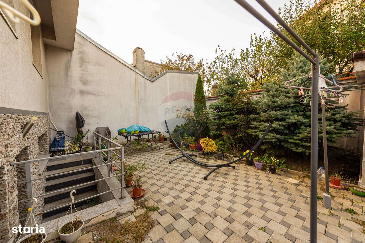 Apartament deosebit 3 camere, decomandat, vanzare, 100mp curte proprie - Imagine principală: 4/20