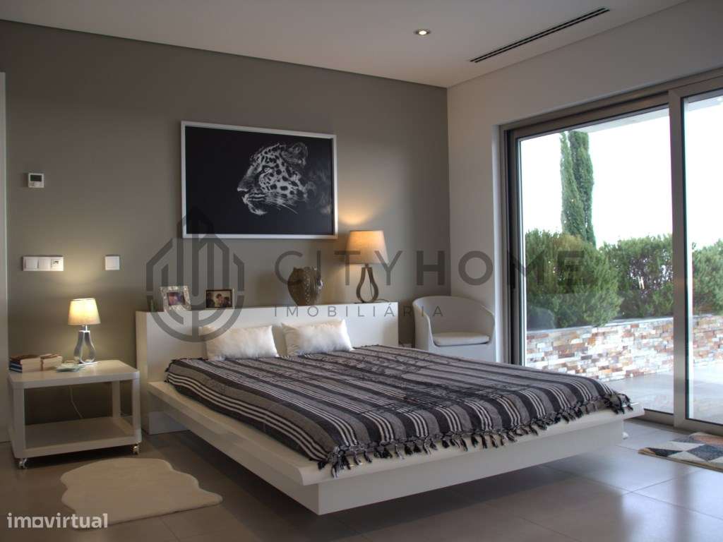 Moradia T5 com vista panorâmica de 180º sobre o mar em Loulé-21